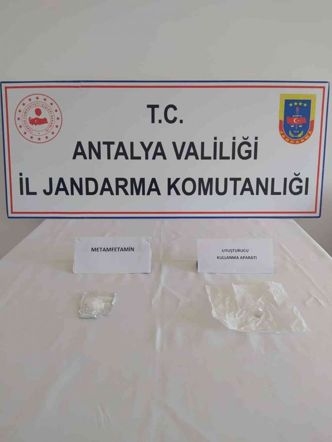 Şüphe Üzerine Aranan Araçtan Uyuşturucu Çıktı