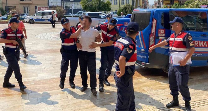 Cani Koca, Adliye Girişinde Gazetecilere Tepki Gösterdi