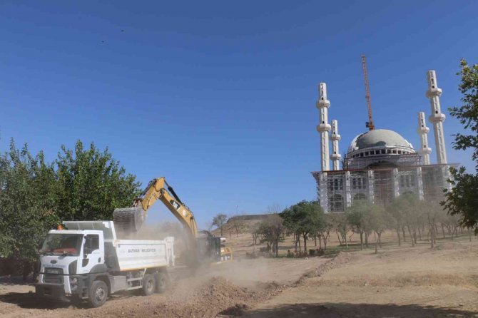 Batman’da Külliyeye Gidecek Yolun Yapım Çalışmalarına Başlandı