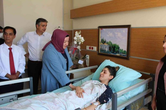 Sağlık Müdürü Demiray’dan Kazada Yaralanan Hemşireye Ziyaret