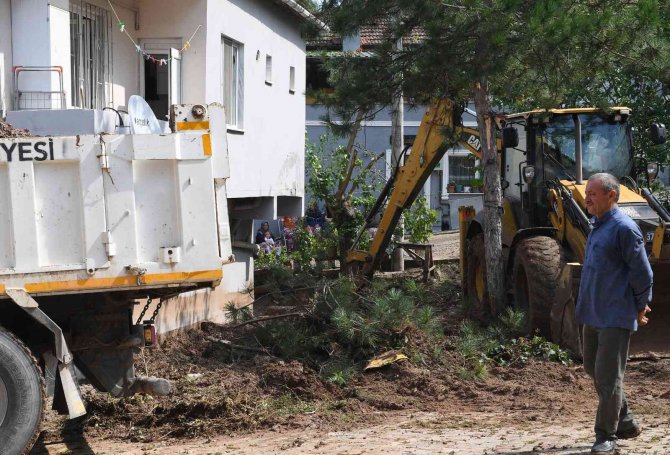 Osmangazi’de Felaketin Yaraları Sarılıyor