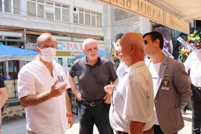 Tanju Çolak’tan Babasına Son Görev