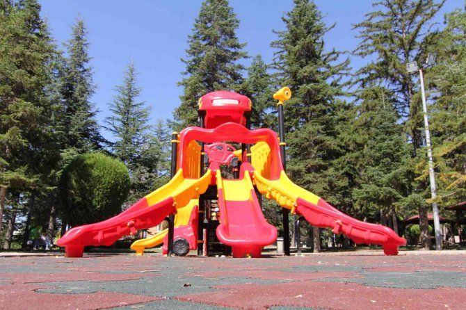 Çorum’da Park Ve Yürüyüş Yolları Yenileniyor