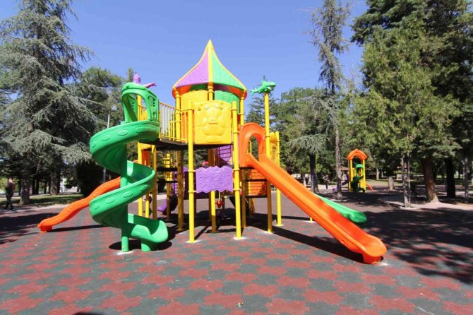 Çorum’da Park Ve Yürüyüş Yolları Yenileniyor