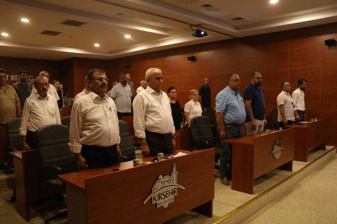 Cumhur İ̇ttifakı ’Ar Damarı Çatlamış’ Polemiği İle Belediye Meclisi Toplantısını Terk Etti