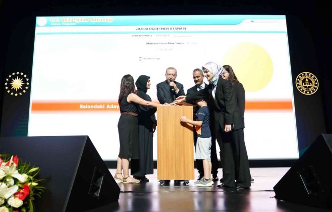 Cumhurbaşkanı Erdoğan: “Eğitimi Siyasete Meze Yapmak Doğru Yaklaşım Değildir”