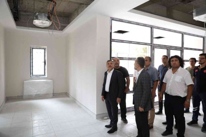 Vali Atay, Sağlık Kuruluşlarını İnceledi