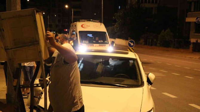 Alkolü Sürücü Mahalleyi Elektriksiz Bıraktı