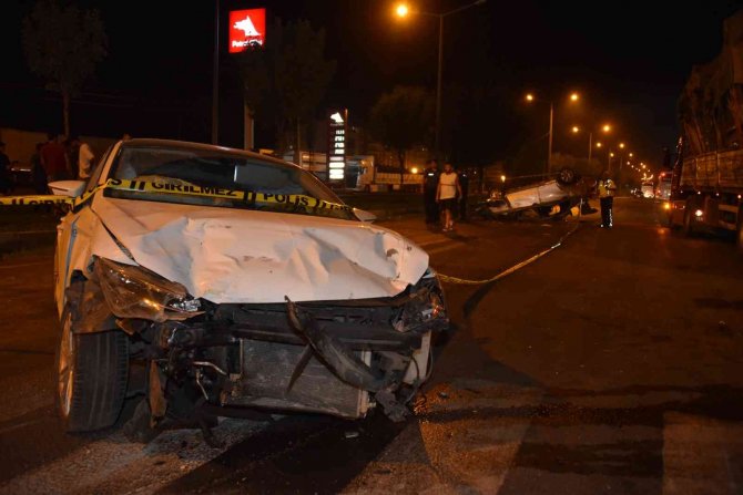 Şanlıurfa’da 2 Otomobil Çarpıştı: 1 Ölü, 4 Yaralı