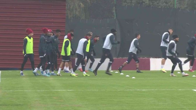 Lütfü Savaş: "Transfer Yapacağız Ama Takım Yetersiz Diye Değil, Alternatifi Arttırmak İçin"