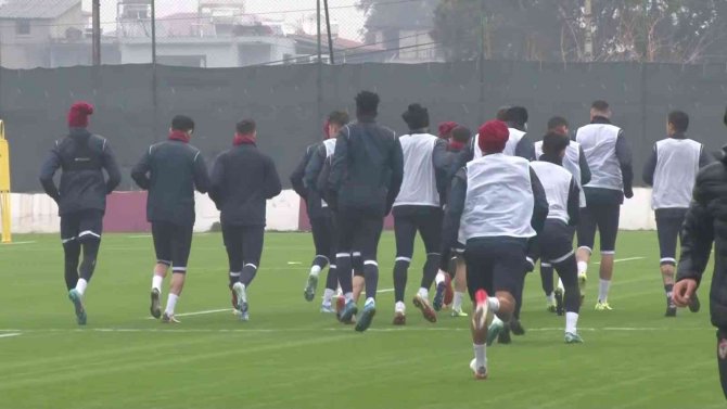 Lütfü Savaş: "Transfer Yapacağız Ama Takım Yetersiz Diye Değil, Alternatifi Arttırmak İçin"