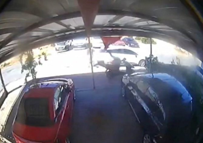 Motosikletini Çalmaya Çalışan Şüpheliyi Yakalamak İçin Adeta Uçtu