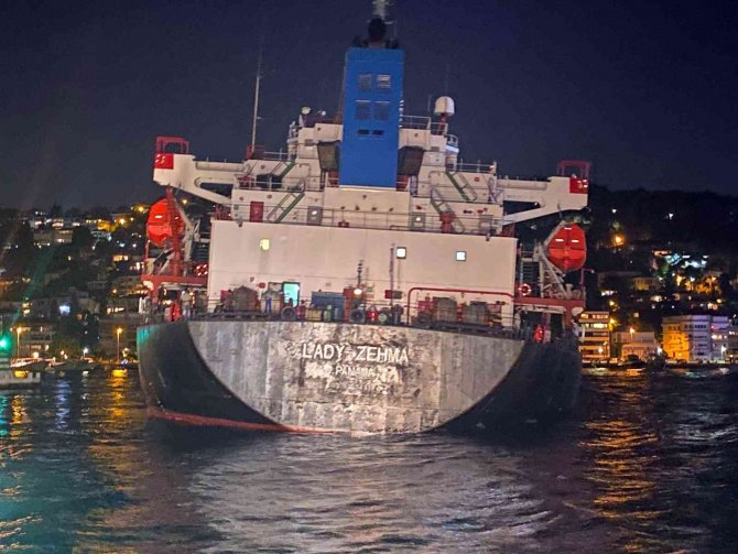 Bebek’te Kargo Gemisi Karaya Oturdu