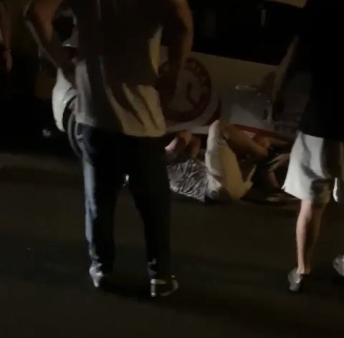 Fatih’te Dehşet Anları Kamerada: Taksiciler Bir Kişiyi Öldüresiye Dövdü