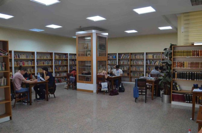 Kahramanmaraş’taki Kütüphanelerde ‘Kpss’ Yoğunluğu