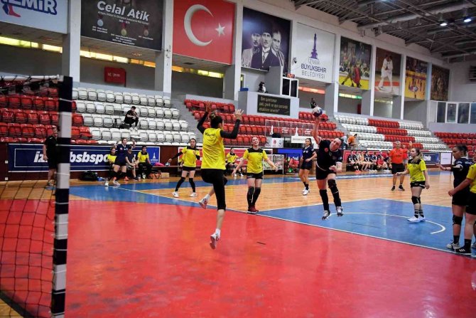 Kadın Hentbolcuların Hedefi Süper Kupa
