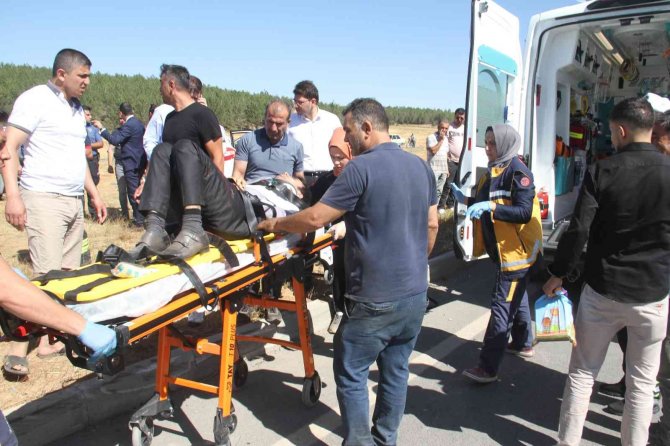 Konya’da İki Otomobil Çarpıştı: 3 Yaralı
