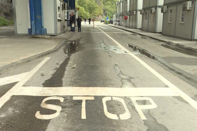 Kosova Başbakanı Kurti: "Sırp Plakaları Miloseviç Rejiminin Mirasıdır. Bu Miras, Taşımamanız Gereken Bir Yüktür"