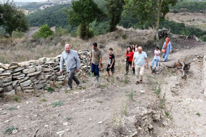 Coşkun, Altınova’daki Arkeolojik Kazı Alanlarını İnceledi