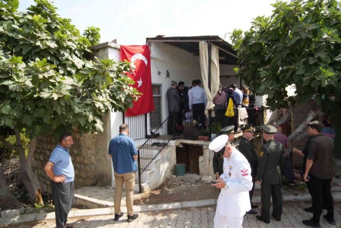 Tarsus’a Şehit Ateşi Düştü