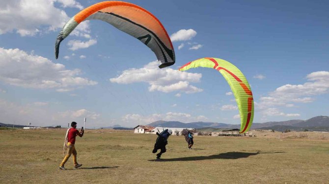 Yamaç Paraşütü Ön Dünya Kupası Xc Open Yarışlarında Kıyasıya Mücadele Devam Ediyor