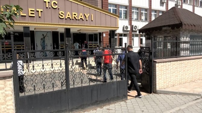 Samsun’da Kaleşnikof Tüfek Ve Uyuşturucu İle Yakalanan Şahıslar Adliyede