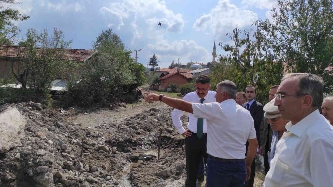 Vali Çelik: “Sel Sonucu Oluşan Zararları 10-15 Gün İçinde Karşılamış Oluruz”