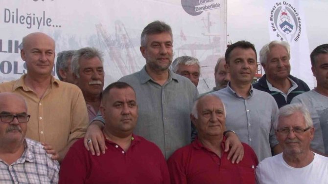 Şile’de Balıkçılar Yasağın Bitmesiyle ’Vira Bismillah’ Diyerek Denize Açıldılar