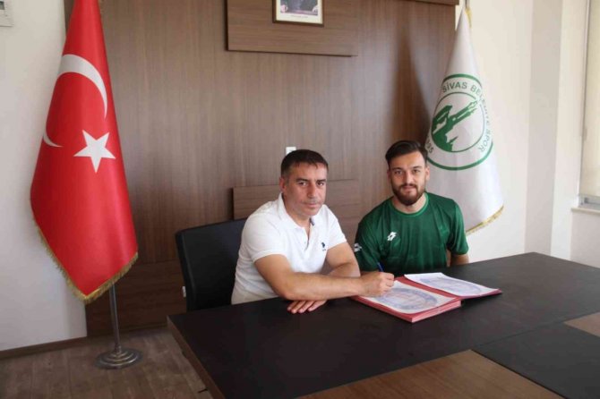 Sivas Belediyespor, Tarık Kurt’u Kadrosuna Kattı