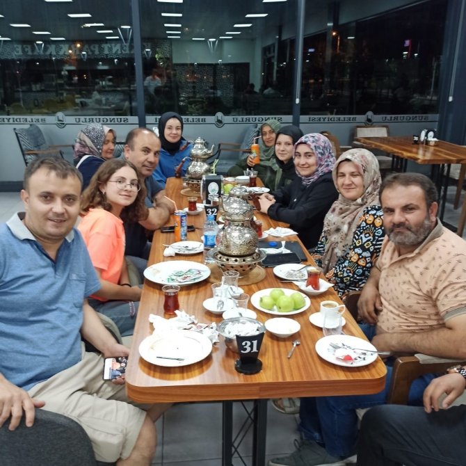 Örnek Bahçenin Meyveleri Ücretsiz Dağıtılıyor