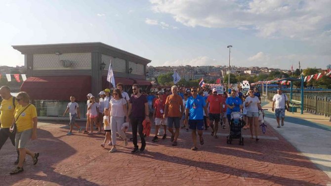 8 Ülkenin Katılımıyla Uluslararası Yelken Yarışları Kortej Yürüyüşü İle Başladı
