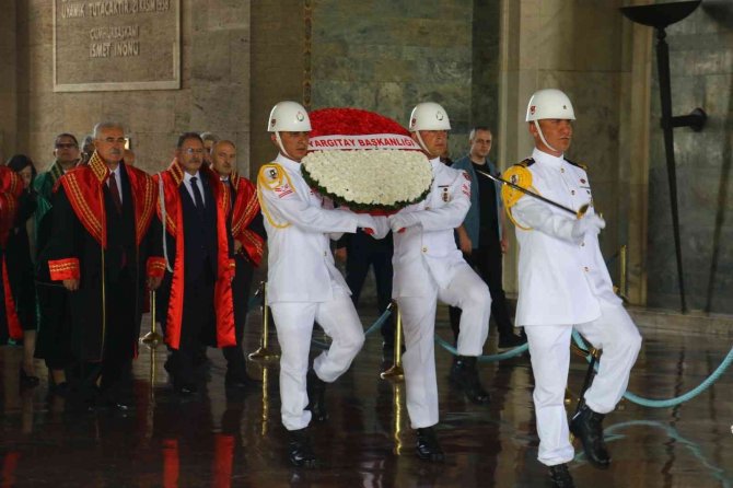Yargıtay Başkanı Akarca Ve Beraberindeki Heyet Anıtkabir’i Ziyaret Etti
