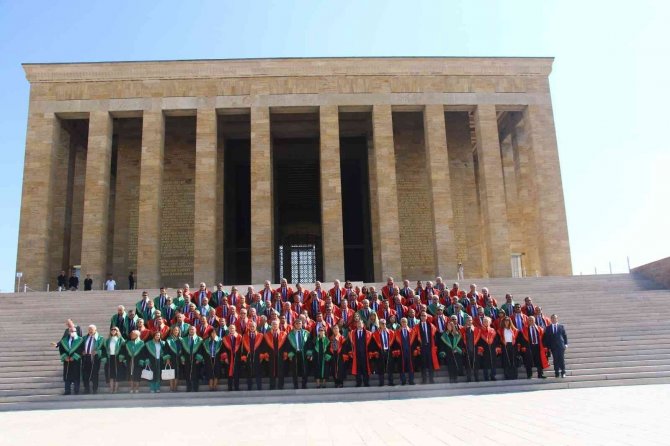 Yargıtay Başkanı Akarca Ve Beraberindeki Heyet Anıtkabir’i Ziyaret Etti