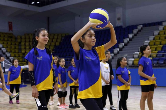 Yenimahalle Yıldız Sporcularını Arıyor