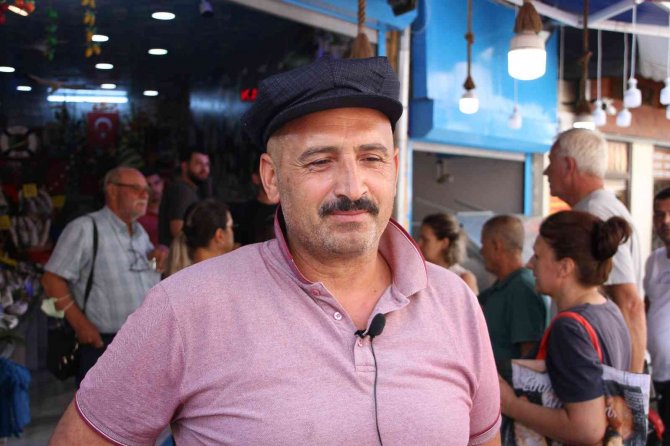 Gurbetçi Vatandaş, Sezonun İlk Balığını Edirne’de Yedi