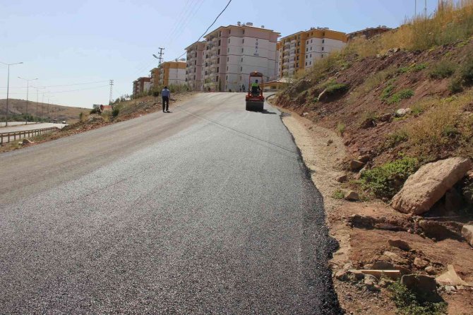 Yozgat Belediyesi Sıcak Asfalt Çalışmalarına Devam Ediyor