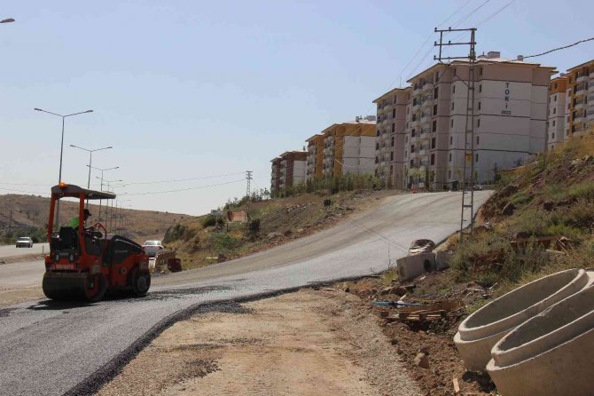 Yozgat Belediyesi Sıcak Asfalt Çalışmalarına Devam Ediyor