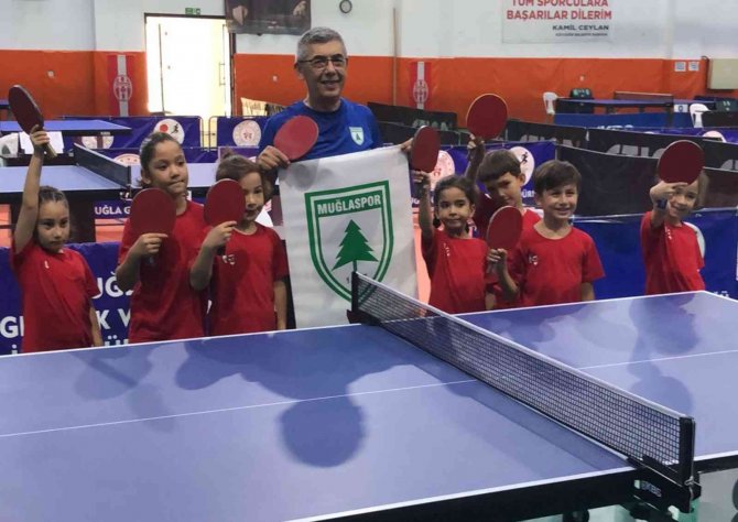Muğlaspolu Minikler Madalyaları Topladı