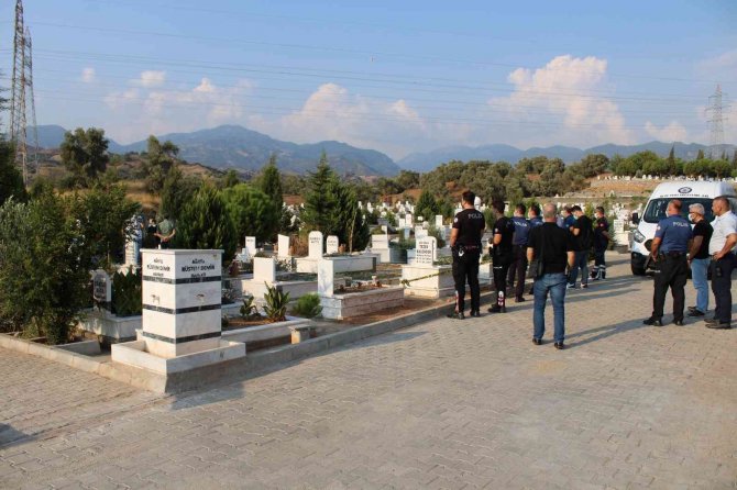 Babasının Mezarı Başında Ölü Bulundu