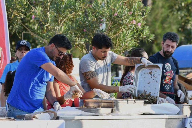 Başkan Günel, Av Sezonunun İlk Gününde Kuşadalı Balıkçılarla Buluştu
