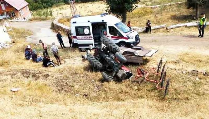 Şarampole Devrilen Traktörün Şoförü Hayatını Kaybetti
