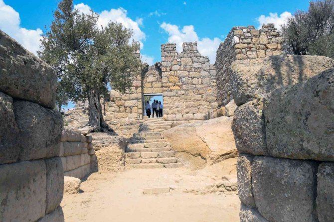 Herakleia Kazıları Değerlendirildi
