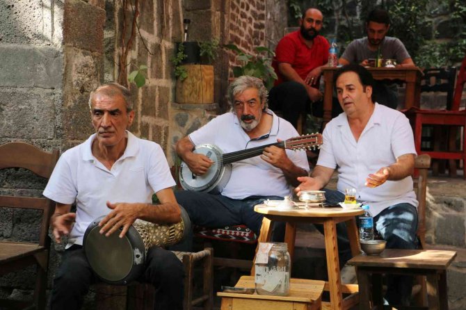 Tarihi Mekanda Diyarbakır Türküleri Geleneği Yaşatılıyor