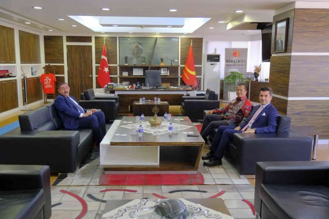 Endonezya Ankara Büyükelçisi Lalu Muhamad İ̇qbal’dan Başkan Vidinlioğlu’na Ziyaret