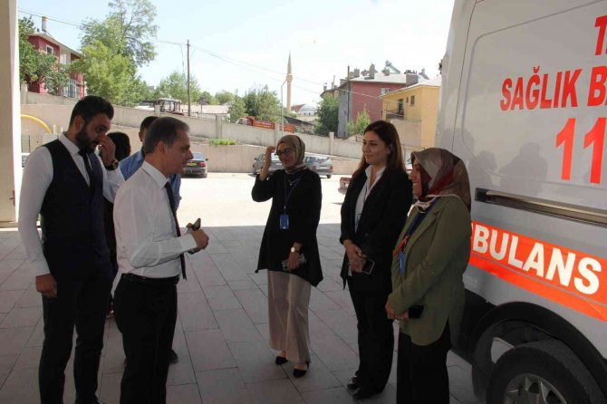 Tekin, Tercan’da Sunulan Sağlık Hizmetlerini Yerinde Değerlendirdi