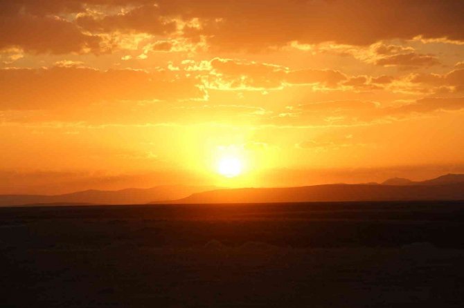 Erzurum’da Sonbahara Yaklaşırken Büyüleyici Günbatımı