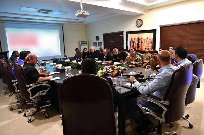 Bakan Soylu Ve Bakan Kurum Pakistan’da Badin Garnizonu’nu Ziyaret Etti