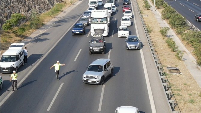 Emniyet Şeridi Kurnazları Polisten Kaçamadı