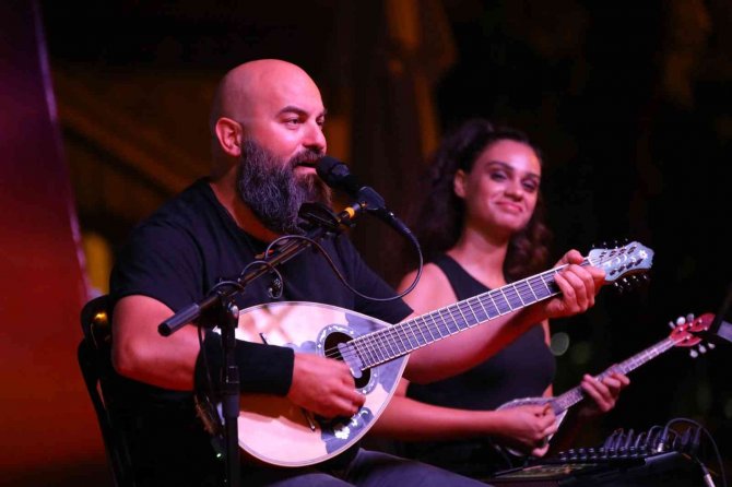 Selçuk, Barış Şarkıları İle Yankılandı