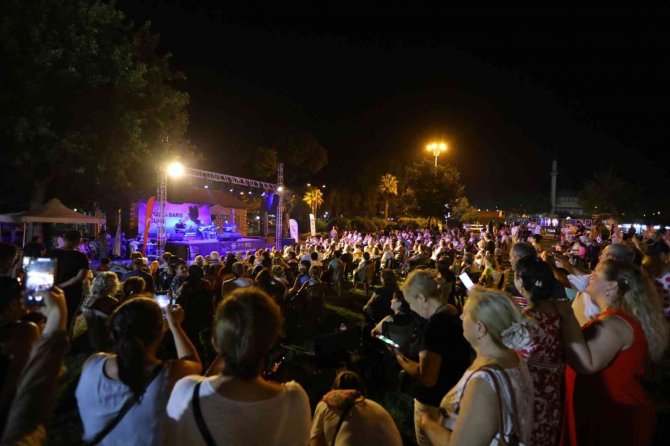 Selçuk, Barış Şarkıları İle Yankılandı